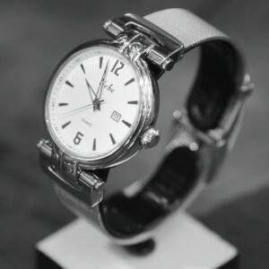 Donna Argento Chic